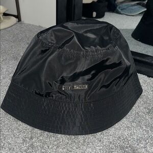 Steve Madden Sleek Black Bucket Hat
